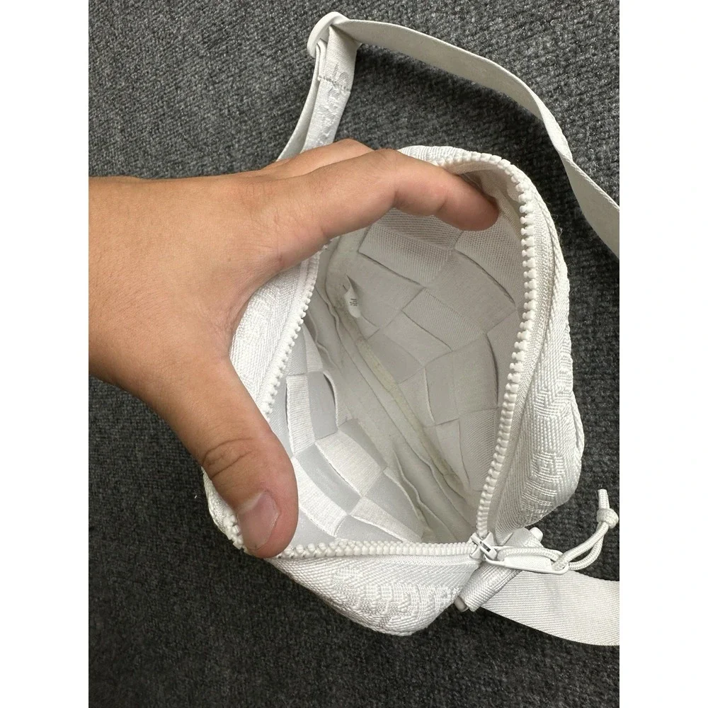 Supreme SS23 Woven Shoulder Bag White Jacquard Crossbody, Size One Size